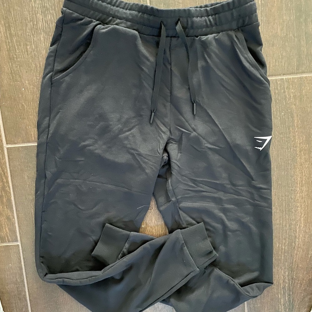 gymshark joggers never worn